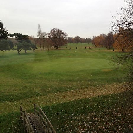 Coulsdon Manor Hotel And Golf Club Croydon Buitenkant foto
