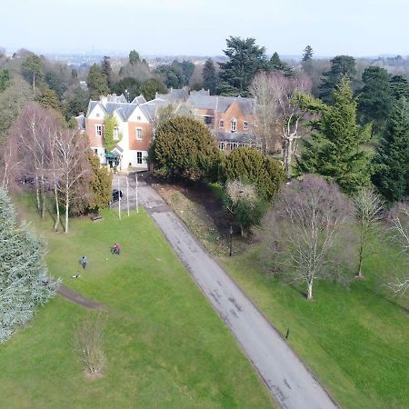 Coulsdon Manor Hotel And Golf Club Croydon Buitenkant foto