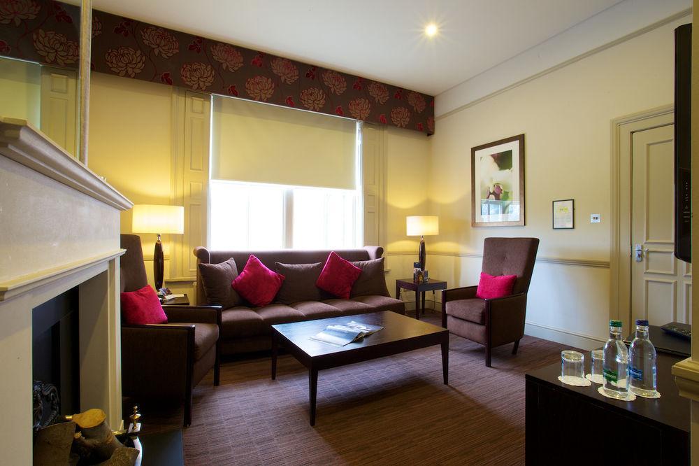 Coulsdon Manor Hotel And Golf Club Croydon Buitenkant foto