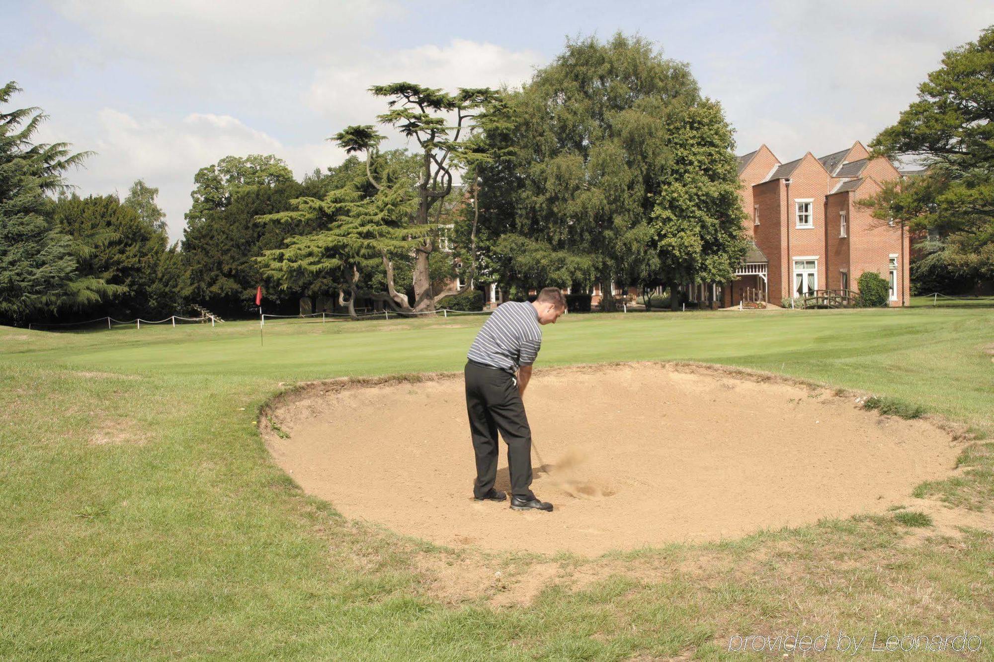Coulsdon Manor Hotel And Golf Club Croydon Buitenkant foto