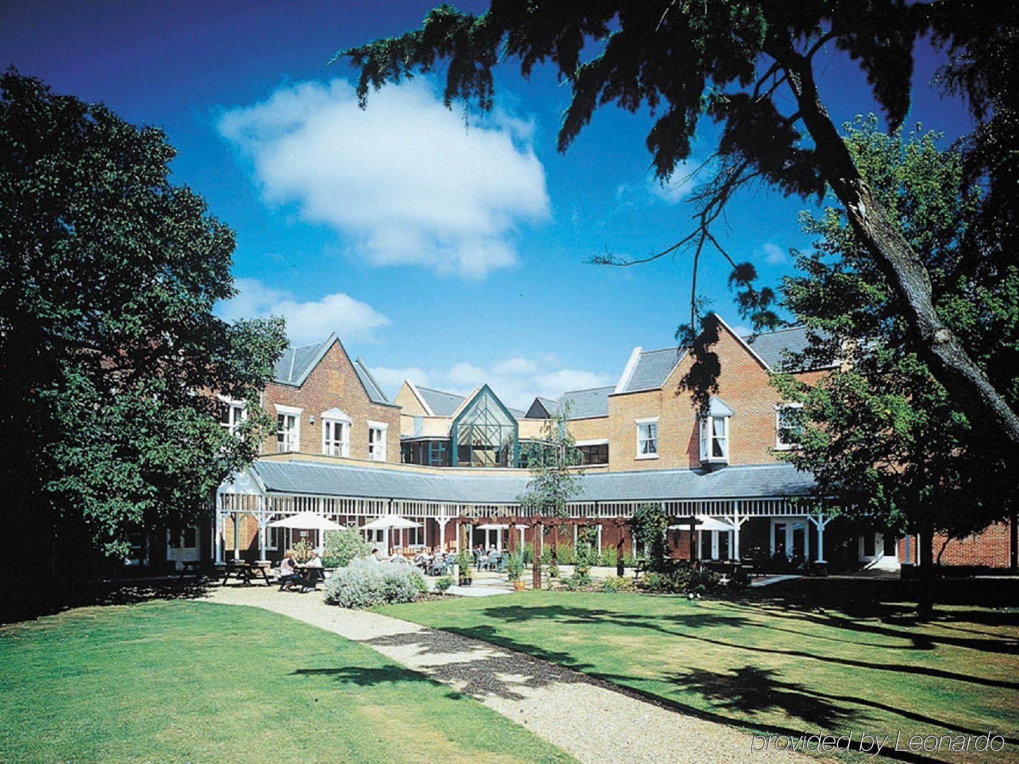 Coulsdon Manor Hotel And Golf Club Croydon Buitenkant foto