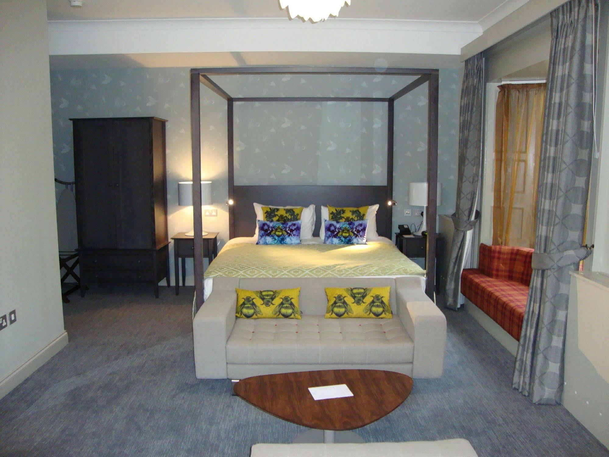 Coulsdon Manor Hotel And Golf Club Croydon Buitenkant foto