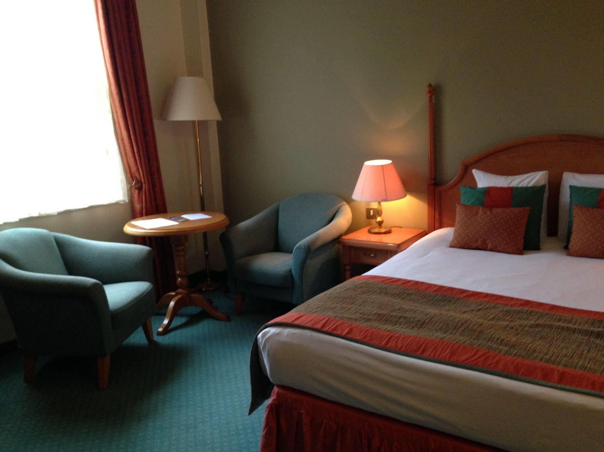Coulsdon Manor Hotel And Golf Club Croydon Buitenkant foto