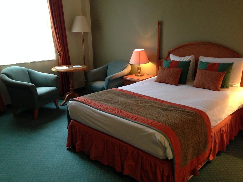 Coulsdon Manor Hotel And Golf Club Croydon Buitenkant foto
