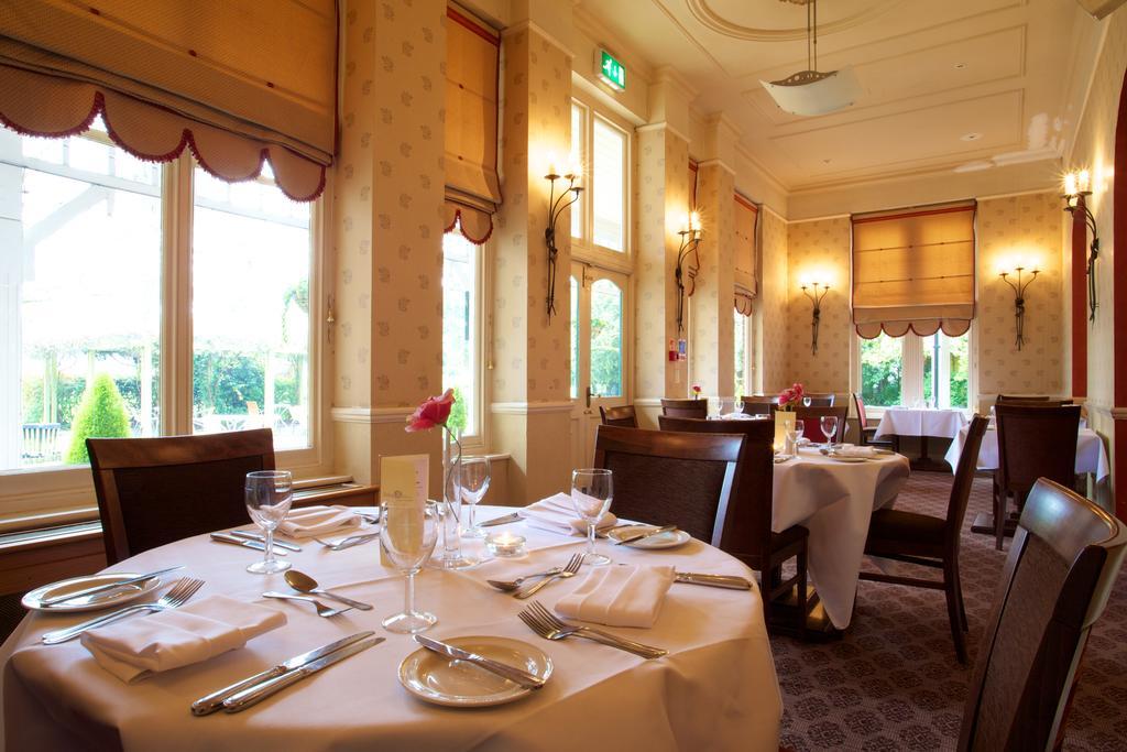 Coulsdon Manor Hotel And Golf Club Croydon Buitenkant foto