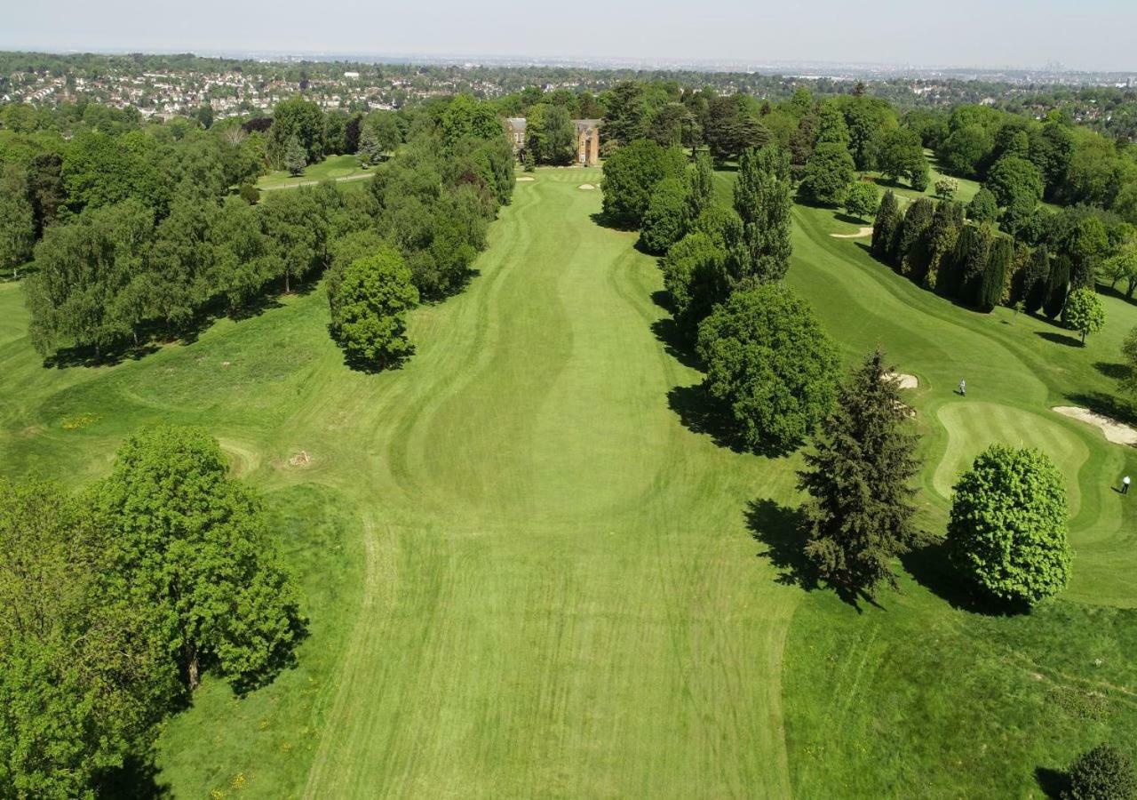 Coulsdon Manor Hotel And Golf Club Croydon Buitenkant foto